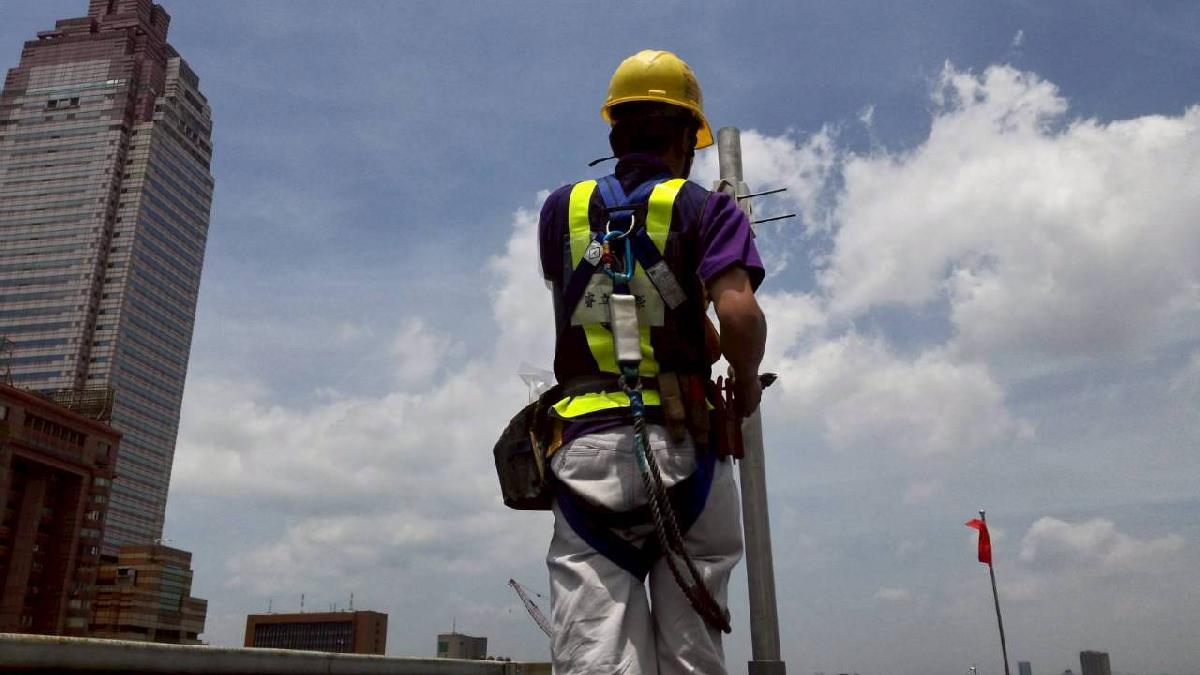 鎧帆科技-宜蘭弱電工程、監視器安裝、門禁系統、網路